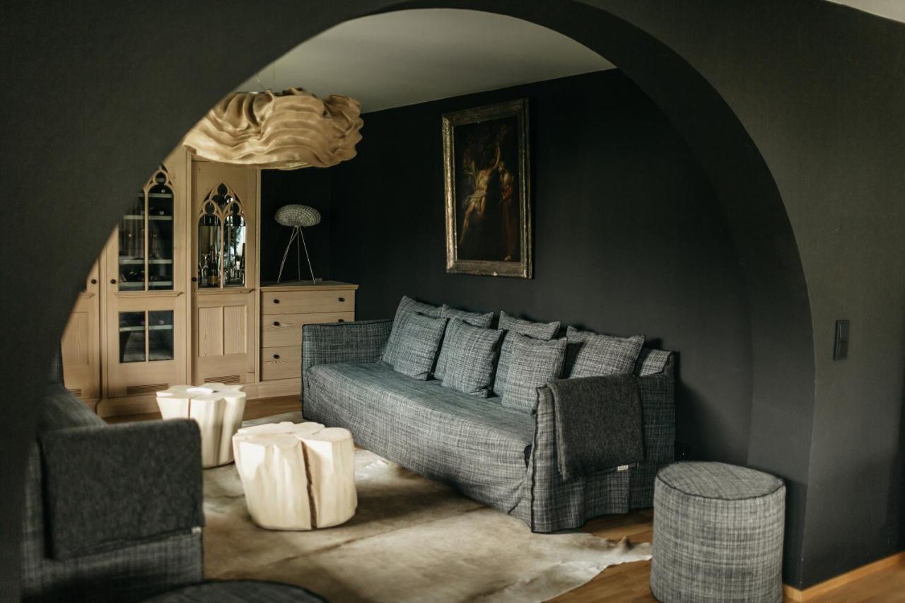 Loretto Apartment *