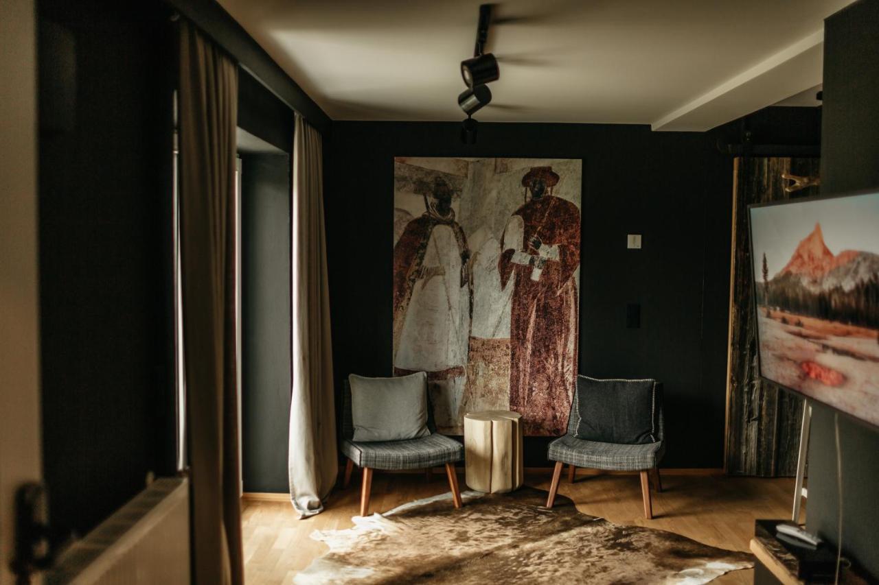 Loretto Apartment *